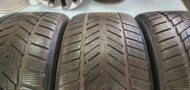 Vredestein 255/40 R19 Zimska