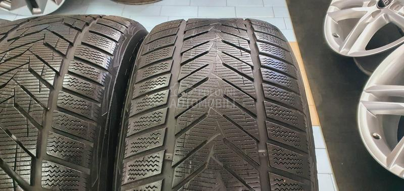 Vredestein 255/40 R19 Zimska