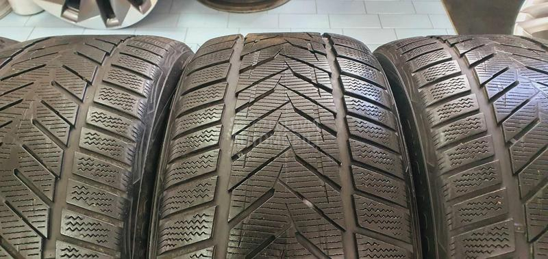 Vredestein 255/40 R19 Zimska