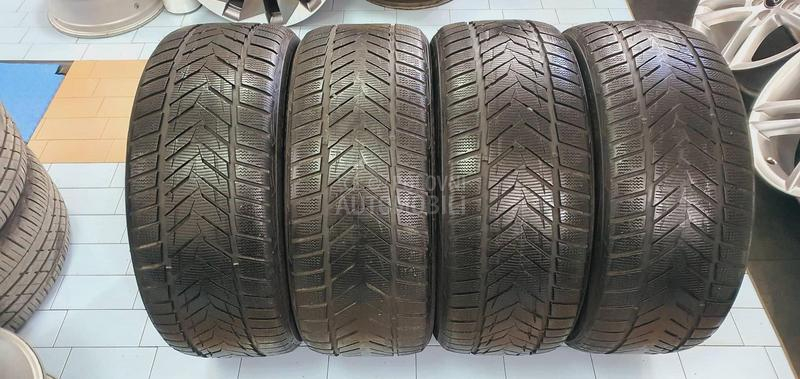 Vredestein 255/40 R19 Zimska