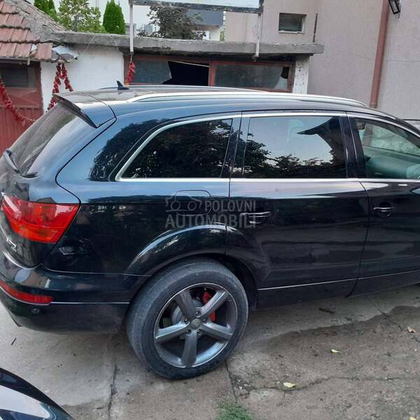 Audi Q7 