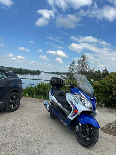 Suzuki burgman 400