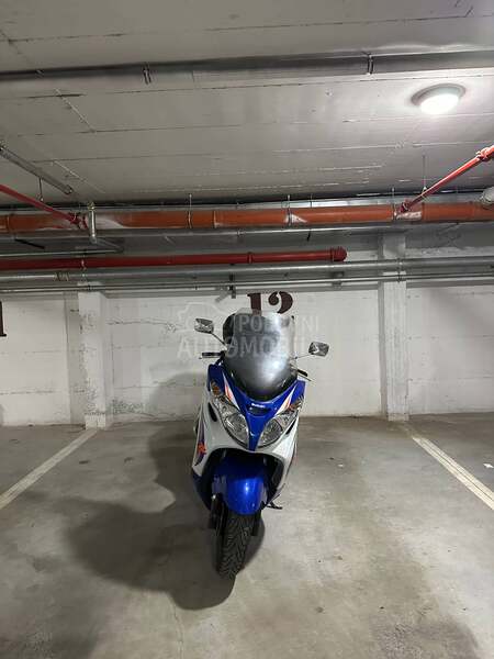 Suzuki burgman 400