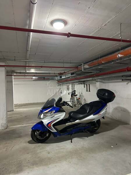 Suzuki burgman 400