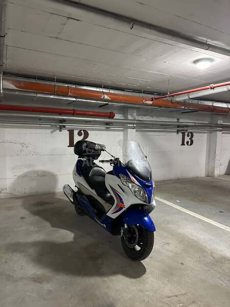 Suzuki burgman 400