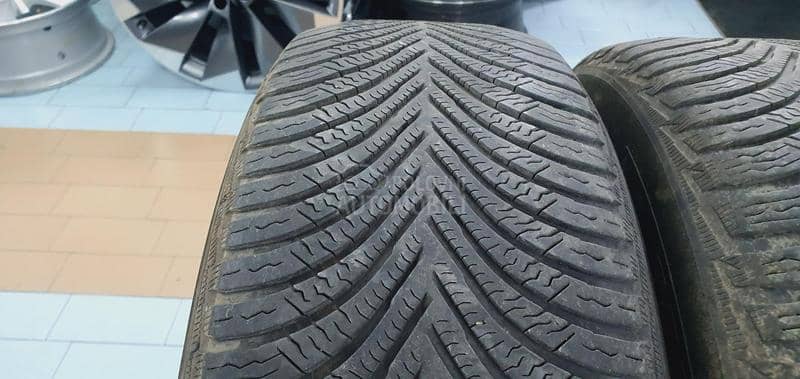 Michelin 215/65 R17 Zimska