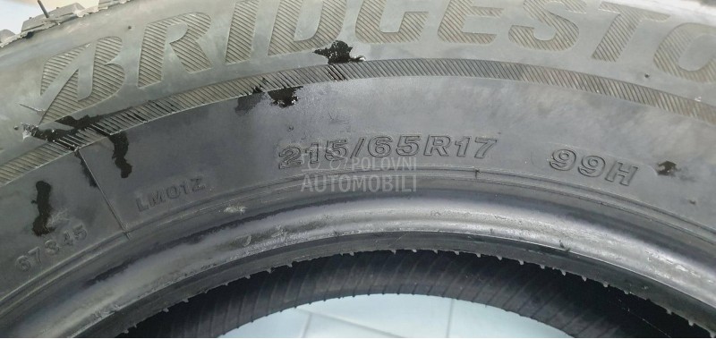 Bridgestone 215/65 R17 Zimska
