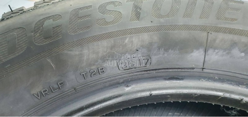 Bridgestone 215/65 R17 Zimska