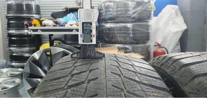 Bridgestone 215/65 R17 Zimska