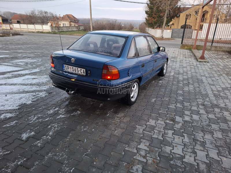 Opel Astra F 