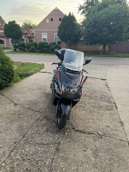 Yamaha Majesty