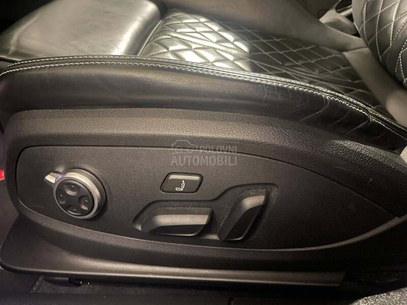 Audi A4 2.0TFSI S-lineHybrid