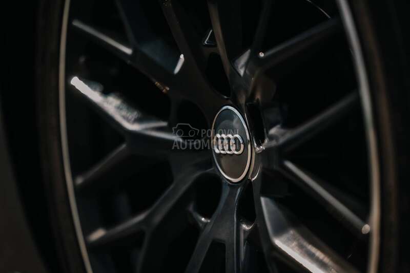 Audi A4 2.0TFSI S-lineHybrid