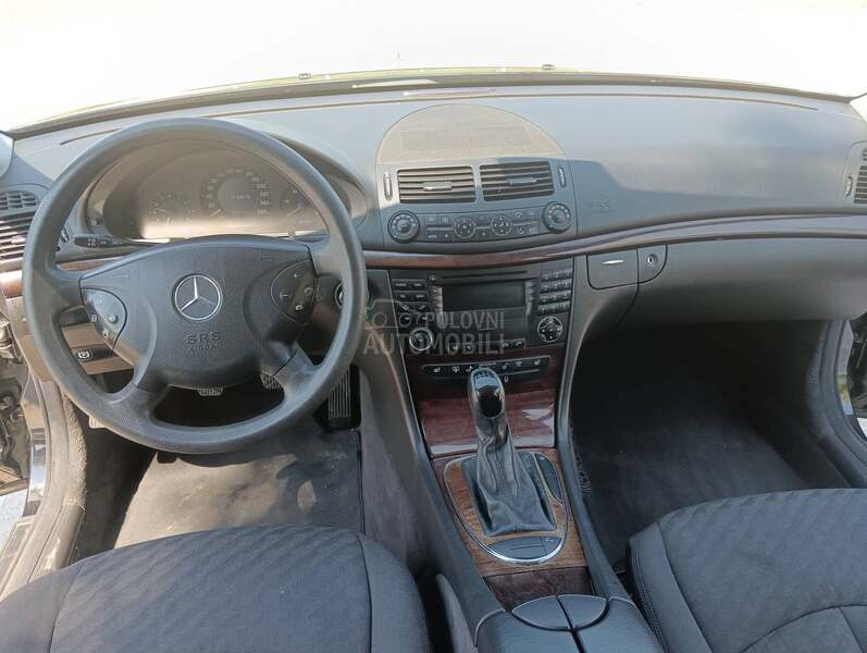 Mercedes Benz E 220 