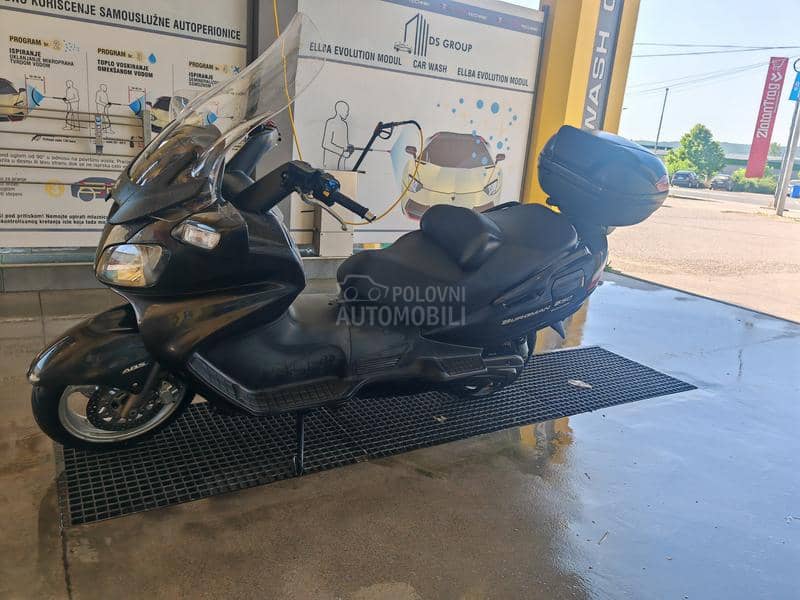 Suzuki Burgman 650 Executive