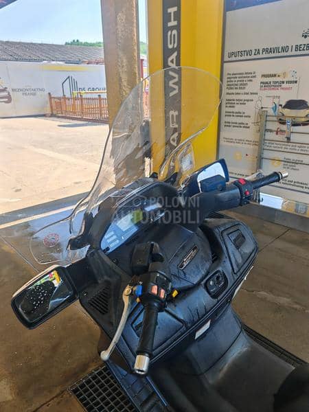 Suzuki Burgman 650 Executive