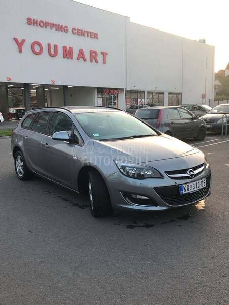 Opel Astra J 