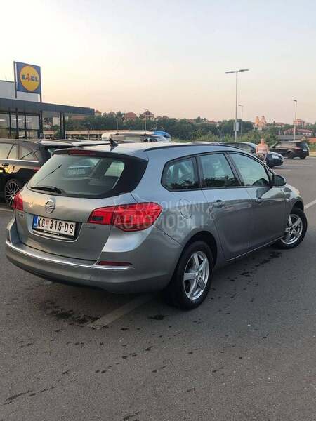 Opel Astra J 