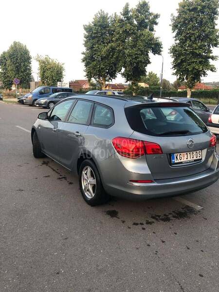 Opel Astra J 