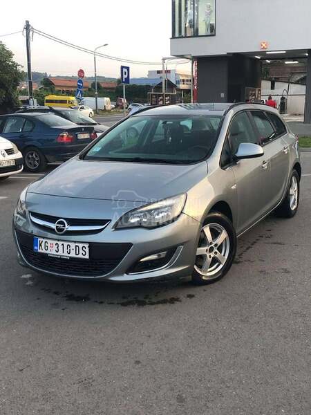 Opel Astra J 