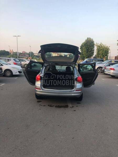 Opel Astra J 