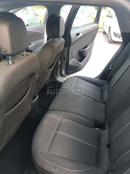 Opel Astra J 
