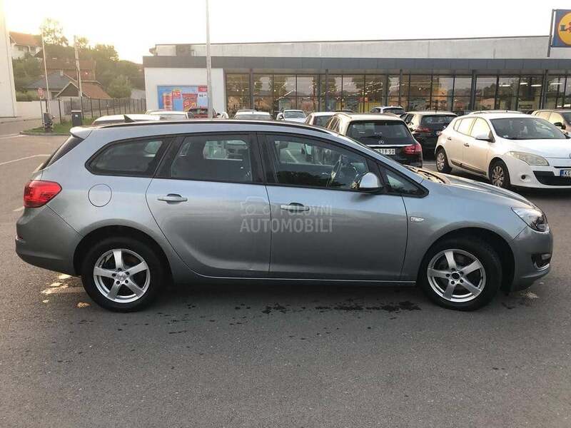 Opel Astra J 