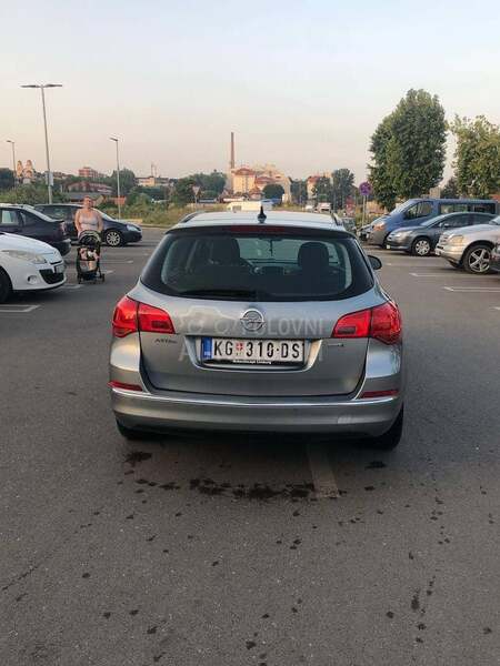 Opel Astra J 