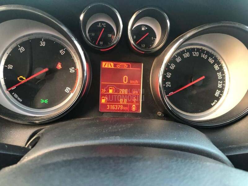Opel Astra J 