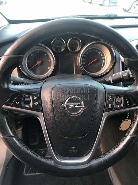 Opel Astra J 