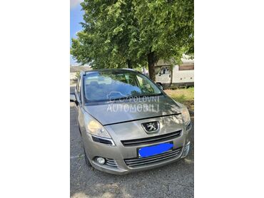 Peugeot 5008 2012. god. -  kompletan auto u delovima