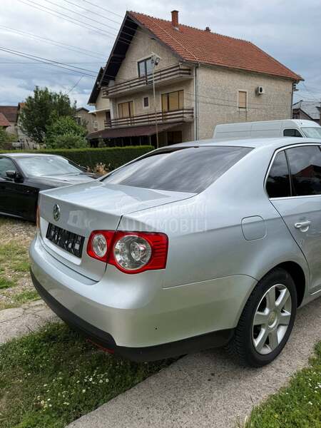Volkswagen Jetta 2.0 fsi CH