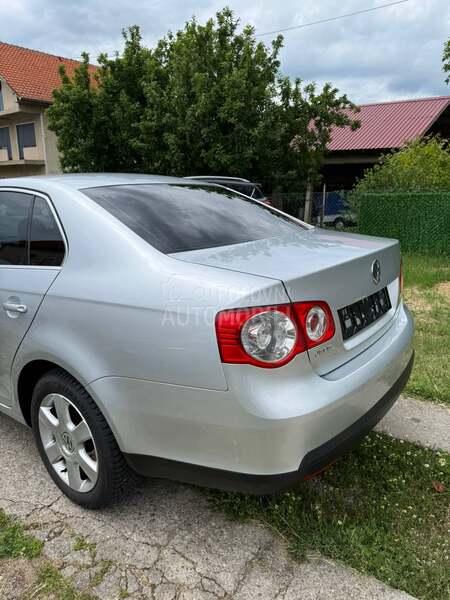 Volkswagen Jetta 2.0 fsi CH