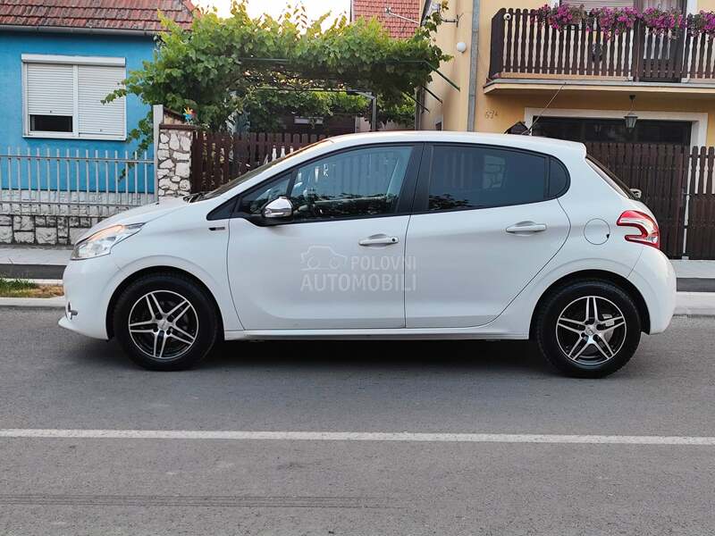 Peugeot 208 1.2