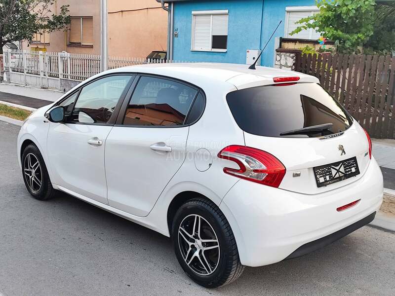 Peugeot 208 1.2