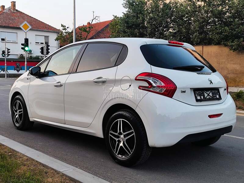Peugeot 208 1.2