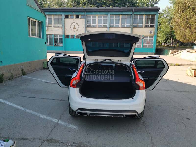 Volvo V60 Cross Country D3