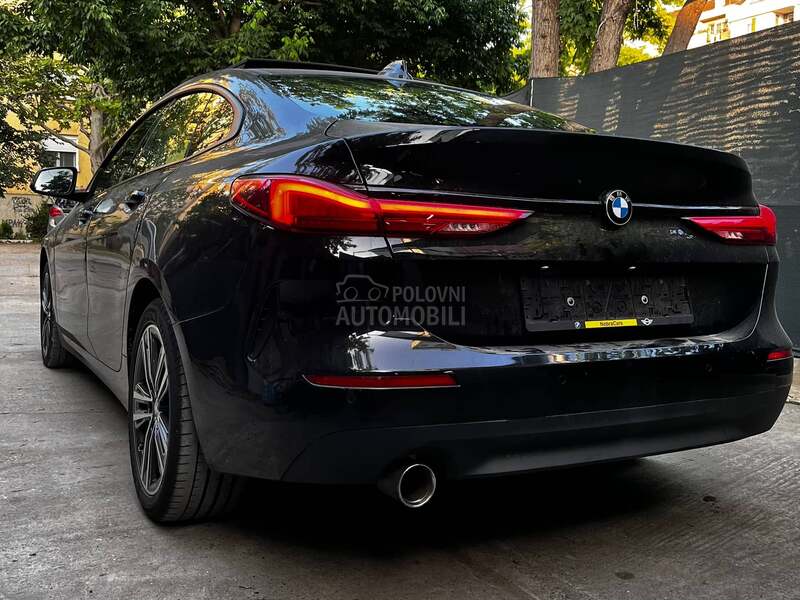 BMW 218 PANO/VIRT/KOZA