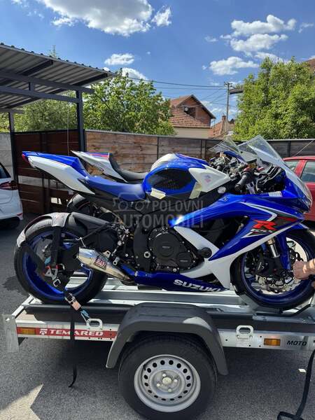 Suzuki GSXR 600 K8