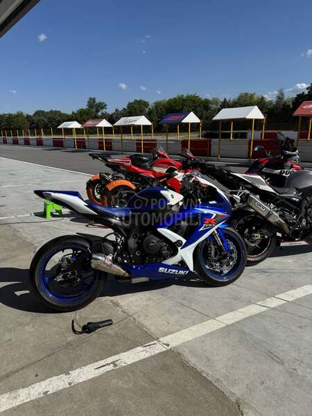 Suzuki GSXR 600 K8