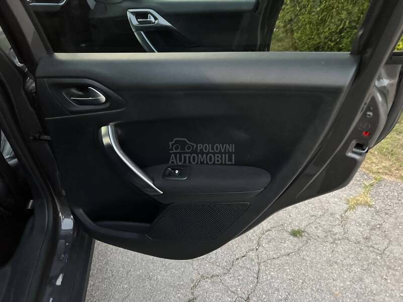 Peugeot 2008 ALLURE 1.5HDi 100