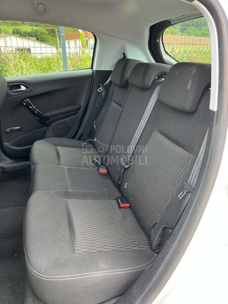 Peugeot 208 BUSINESS 1.6 HDi
