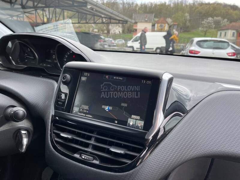 Peugeot 2008 ALLURE 1.6 HDi 120