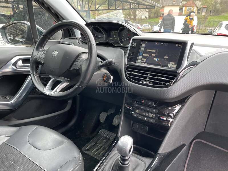 Peugeot 2008 ALLURE 1.6 HDi 120