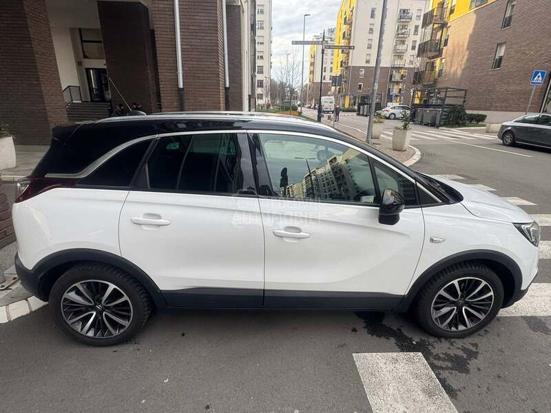 Opel Crossland X  CROSSOWER