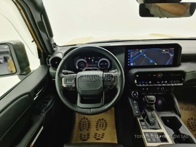 Toyota Land Cruiser Premium