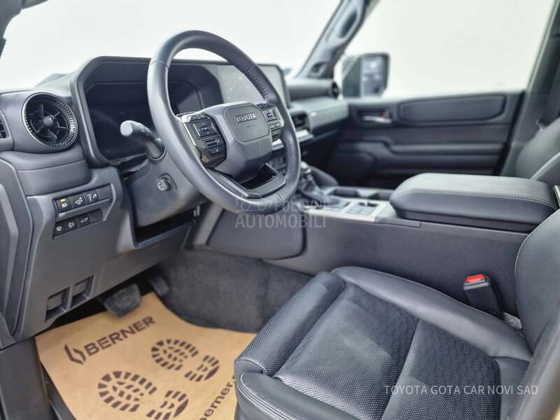 Toyota Land Cruiser Premium