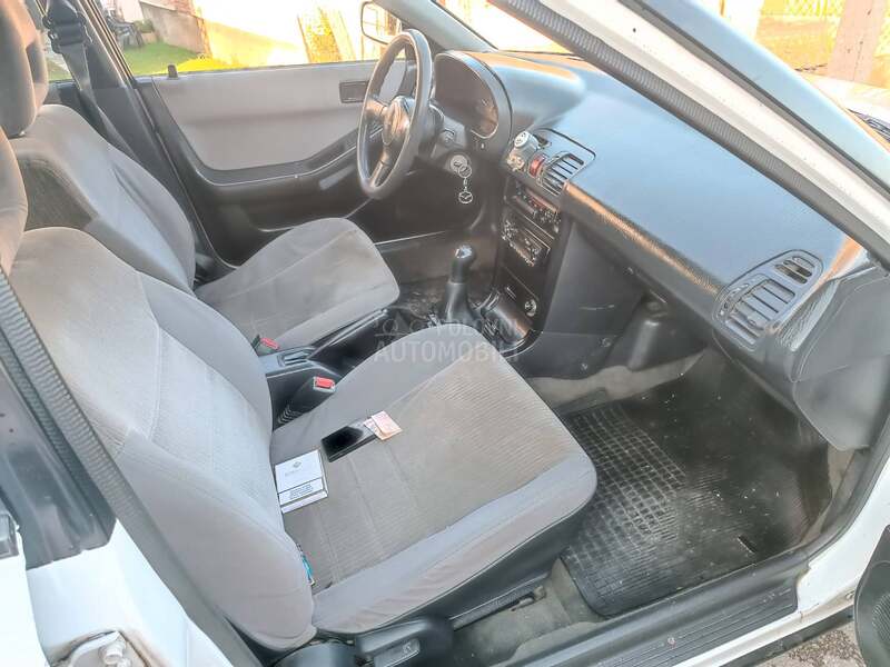 Mazda 323 f 1.8 i