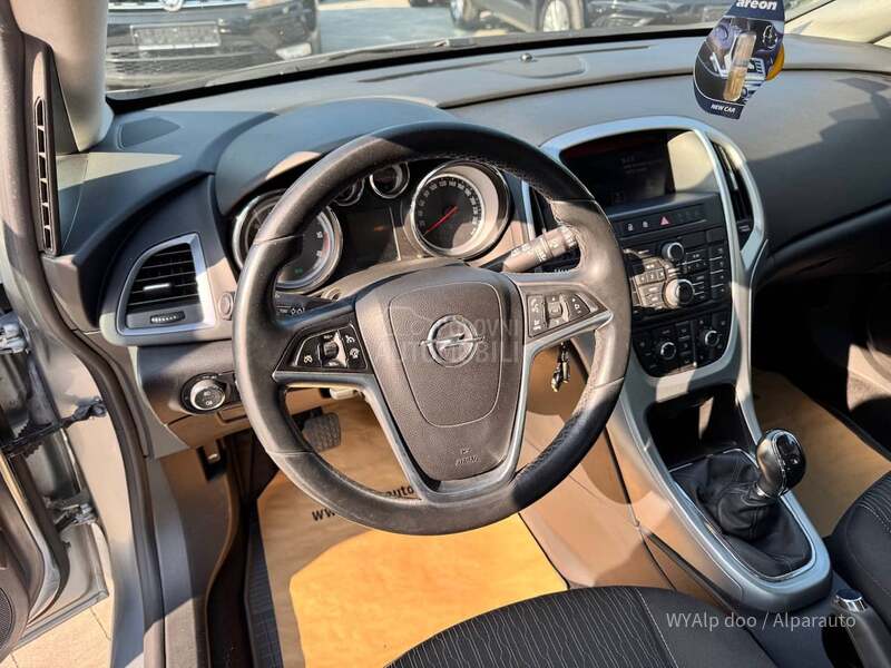 Opel Astra J 1.6 cdti