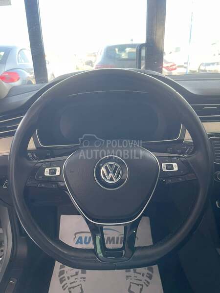 Volkswagen Passat B8 2.0 DSG HIGHLINE